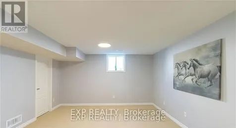 320 Autumnfield Street Ottawa ON K2M 0J4
