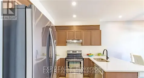 320 Autumnfield Street Ottawa ON K2M 0J4