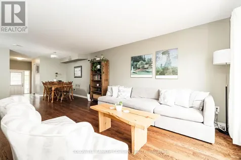 238 Arrita Street Ottawa ON K2S 0J7