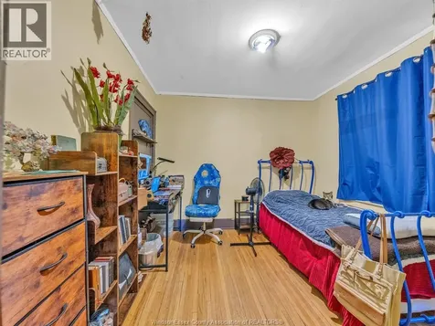 154-156 Elliott Street West Windsor ON N9A 5Y7