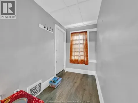 154-156 Elliott Street West Windsor ON N9A 5Y7