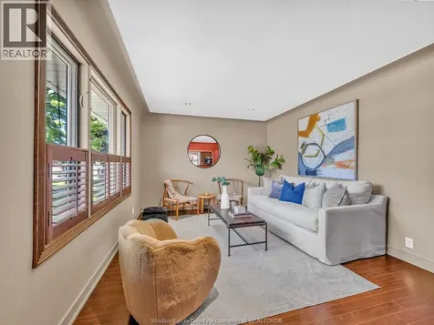 1036 Villaire Windsor ON N8S 2J8