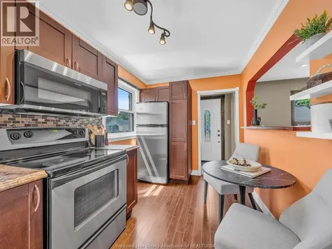 1036 Villaire Windsor ON N8S 2J8