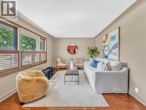 1036 Villaire Windsor ON N8S 2J8