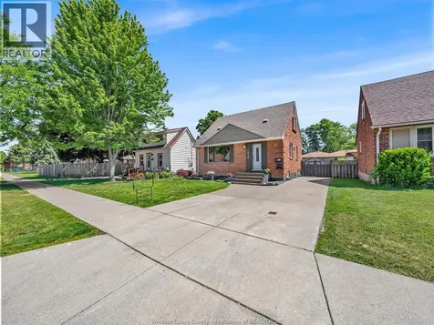 1036 Villaire Windsor ON N8S 2J8