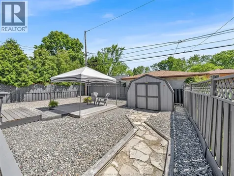 1036 Villaire Windsor ON N8S 2J8