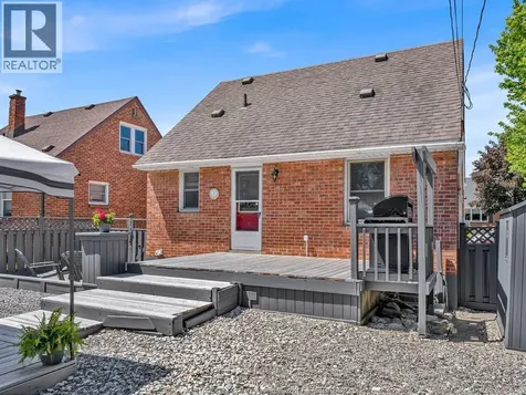 1036 Villaire Windsor ON N8S 2J8