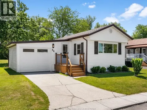 44 Miriam Court Essex ON N8M 1Z2