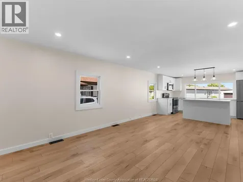 44 Miriam Court Essex ON N8M 1Z2