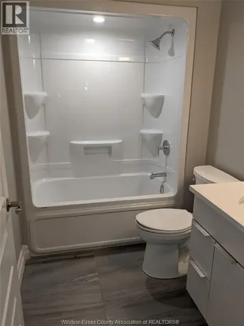 728 Brownstone Lakeshore ON N9K 0C4