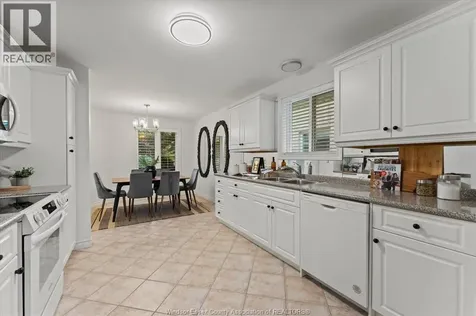 1077 Hacienda Way Windsor ON N9G 2T7