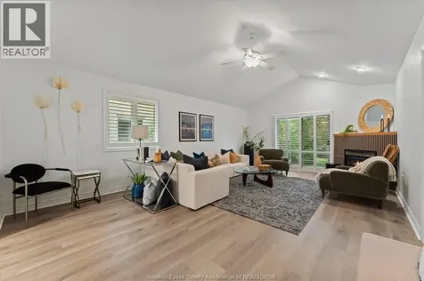 1077 Hacienda Way Windsor ON N9G 2T7