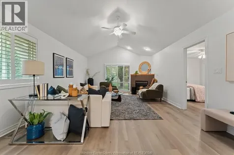 1077 Hacienda Way Windsor ON N9G 2T7
