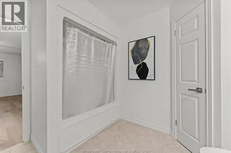 1077 Hacienda Way Windsor ON N9G 2T7
