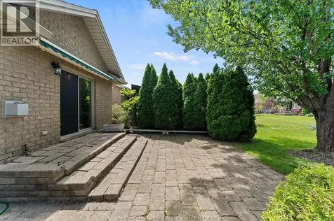 1077 Hacienda Way Windsor ON N9G 2T7