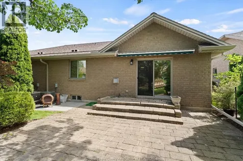 1077 Hacienda Way Windsor ON N9G 2T7