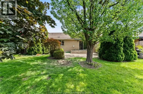 1077 Hacienda Way Windsor ON N9G 2T7