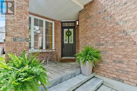 65 Alameda Way Ottawa ON K2J 5B3