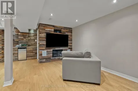 65 Alameda Way Ottawa ON K2J 5B3