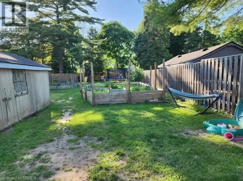 86 North Park Street Brantford ON N3R 4K1