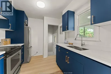 3209 Dandurand Avenue Windsor ON N9E 2E9