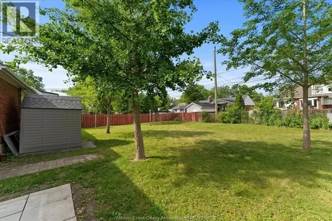 3209 Dandurand Avenue Windsor ON N9E 2E9