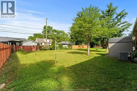 3209 Dandurand Avenue Windsor ON N9E 2E9