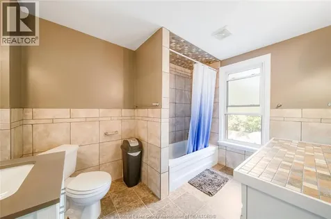 884 Jos Janisse Avenue Windsor ON N8Y 3A8