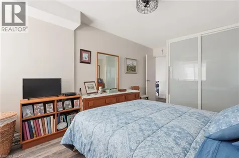 301 Frances Avenue Stoney Creek ON L8E 3W6