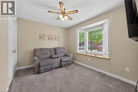 30 Braemar Avenue Caledonia ON N3W 2M1