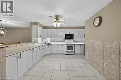 30 Braemar Avenue Caledonia ON N3W 2M1