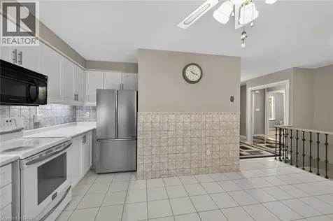 30 Braemar Avenue Caledonia ON N3W 2M1