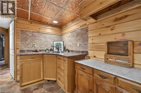 79 Prince Charles Drive St. Catharines ON L2N 3Y8