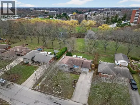 79 Prince Charles Drive St. Catharines ON L2N 3Y8