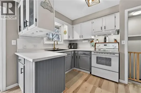 79 Prince Charles Drive St. Catharines ON L2N 3Y8