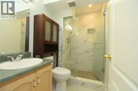 2 Harbour Drive Stoney Creek ON L8E 6B1