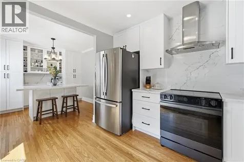 18 Ipswich Place Hamilton ON L8K 3E7