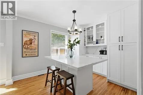 18 Ipswich Place Hamilton ON L8K 3E7