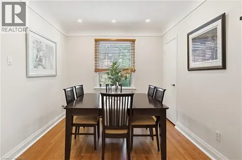 18 Ipswich Place Hamilton ON L8K 3E7