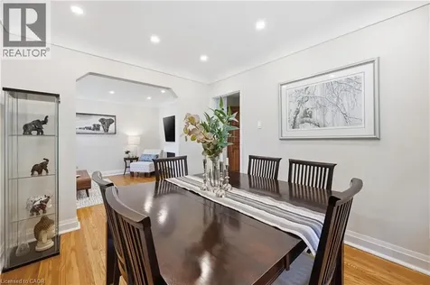 18 Ipswich Place Hamilton ON L8K 3E7