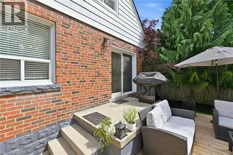 18 Ipswich Place Hamilton ON L8K 3E7