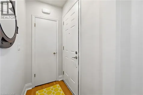 18 Ipswich Place Hamilton ON L8K 3E7