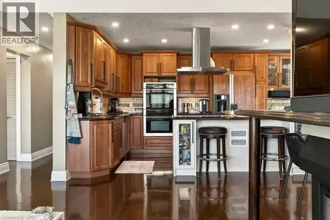30 Harrisford Street Hamilton ON L8K 6M9