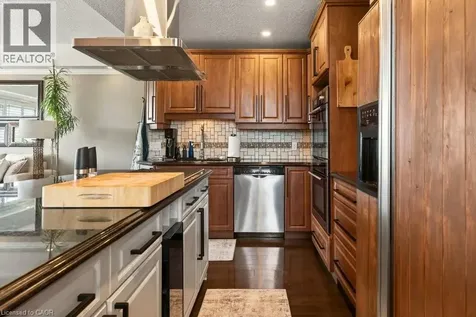 30 Harrisford Street Hamilton ON L8K 6M9
