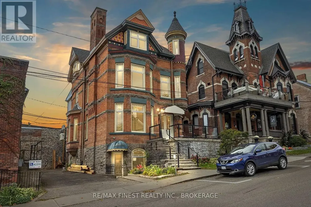 10 Victoria Avenue Brockville ON K6V 2B1