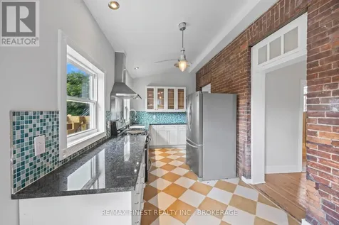 10 Victoria Avenue Brockville ON K6V 2B1