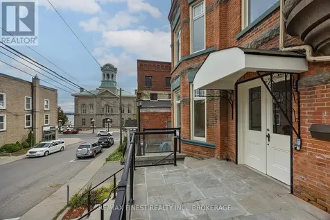 10 Victoria Avenue Brockville ON K6V 2B1
