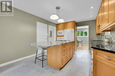10 Highpark Crescent Ottawa ON K1B 3G8