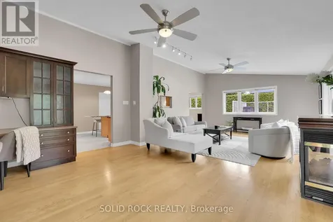 10 Highpark Crescent Ottawa ON K1B 3G8