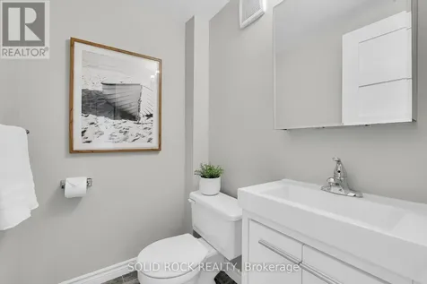 10 Highpark Crescent Ottawa ON K1B 3G8
